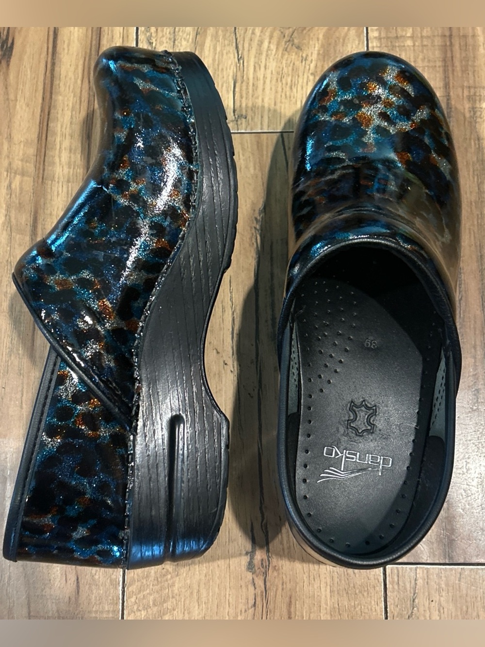 DANSKO CLOGS CHEETAH PRINT Women’s 39 (US 8.5) - Picture 8 of 12